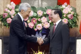 Le président Vo Van Thuong rencontre le Premier ministre singapourien