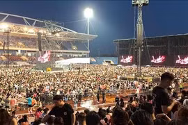 Plus de 3.000 visiteurs internationaux viennent à Hanoï pour le concert de BlackPink