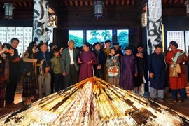 Une exposition de calligraphie met en lumière l’art classique vietnamien