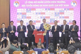Philippe Troussier devient officiellement sélectionneur de l'équipe de football du Vietnam