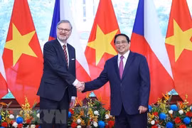  Le Premier ministre tchèque termine sa visite officielle au Vietnam 