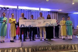 Vietnam Airlines célèbre les 20 ans de son premier vol direct vers la France