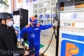 Le prix de l'essence en hausse de 31 dôngs le litre