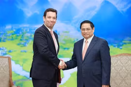 Le PM Pham Minh Chinh reçoit le PDG du groupre Abbott 