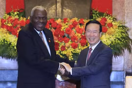 Le président Vo Van Thuong reçoit le président de l'Assemblée nationale du Pouvoir populaire de Cuba