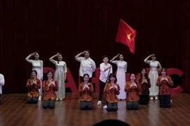 Les 92 ans de l’Union de la jeunesse communiste Hô Chi Minh célébrés en Russie