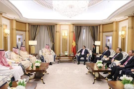 Le PM reçoit des dirigeants des géants économiques d'Arabie saoudite