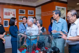 Œuvres photographiques excellentes : bien inestimable de la presse révolutionnaire vietnamienne