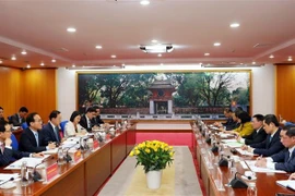 Le ministre des Finances travaille avec le directeur financier de Samsung Electronics