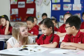 Programme de formation et d’attribution de certificats pour les étrangers enseignant l'anglais au Vietnam
