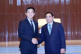 Entrevue entre le PM vietnamien et le président du Parlement de Singapour