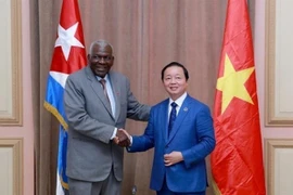 Le vice-Premier ministre Tran Hong Ha rencontre des dirigeants cubains