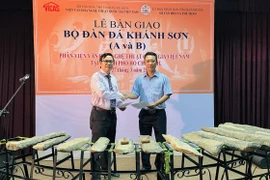 Deux anciens lithophones résonnent à nouveau à Khanh Hoa