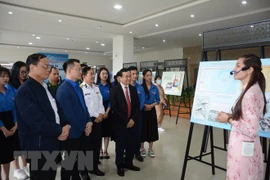 L’exposition "La jeunesse avec la mer et les îles de la Patrie" s’ouvre à Dà Nang