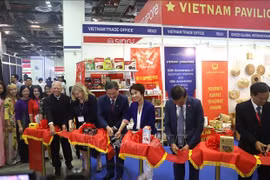 Le Vietnam à une exposition du thé, du café et de la confiserie à Singapour