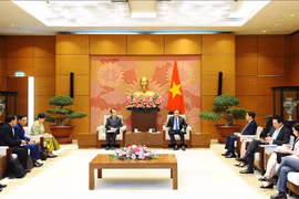 Le vice-président permanent de l’AN reçoit le secrétaire général du Sénat cambodgien