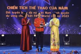 Des artistes et footballeurs honorés aux Prix "Cống hiến" 2023