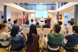 Des intellectuels vietnamiens aux Pays-Bas discutent du big data et du changement climatique