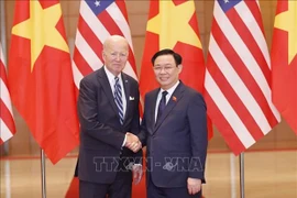 Le président de l’Assemblée nationale Vuong Dinh Huê rencontre le président américain Joe Biden