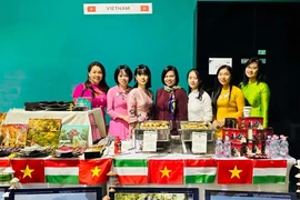 Le Vietnam participe à une foire caritative en Hongrie
