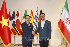 Le président de l’AN rend visite à la Maison de l'innovation et de la technologie iranienne à Téhéran