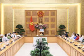 Le PM Pham Minh Chinh rencontre des personnes méritantes de Nam Dinh 