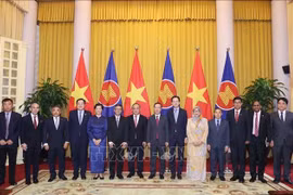 Le président Vo Van Thuong reçoit les ambassadeurs de l’ASEAN