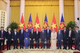 Le président Vo Van Thuong reçoit les ambassadeurs de l’ASEAN