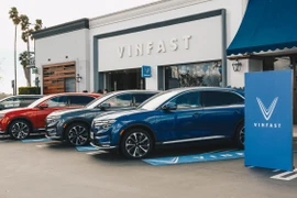 Véhicules électriques : les premiers VF 8 City Edition livrés aux clients américains