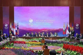 43e Sommet de l'ASEAN: la déclaration présidentielle souligne la nécessité de renforcer la confiance mutuelle