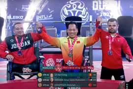 Le Van Cong médaillé d'or en para-powerlifting mondial