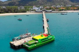 Le nouveau port de passagers de Con Dao accueille son premier navire à grande vitesse 