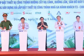 Le PM lance des travaux des aéroports de Long Thành et Tân Son Nhât