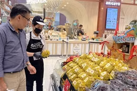 Les longanes vietnamiens trouvent des clients sur le marché thaïlandais