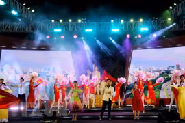 Programme artistique en l’honneur des 80 ans du Programme sur la culture vietnamienne