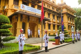 Le drapeau de l'ASEAN se lève à Hanoi pour son 56e anniversaire