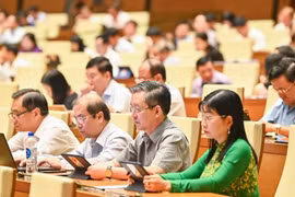 Empêcher les fausses informations sur les produits et services sur les réseaux sociaux