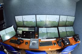 Football : formation VAR dans les matches non officiels pour des arbitres vietnamiens