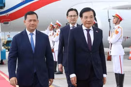 Le Premier ministre cambodgien Hun Manet commence sa visite officielle au Vietnam