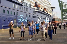 Promotion du tourisme pour attirer les visiteurs internationaux à la haute saison