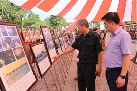 Exposition de cartes et de documents sur Hoang Sa et Truong Sa du Vietnam