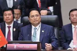 Le PM Pham Minh Chinh à la session plénière du 43e Sommet de l'ASEAN en Indonésie