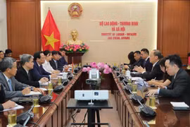 Le Vietnam et Singapour coopèrent pour améliorer les capacités numériques de la main-d'œuvre