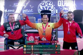 Le Van Cong médaillé d'or en para-powerlifting mondial