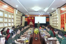 Les jeunes officiers vietnamiens et lao favorisent les échanges