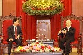 Le leader du PCV reçoit le secrétaire du Comité provincial du PCC du Yunnan (Chine)