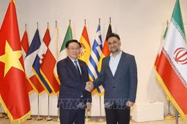 Le président de l’AN rend visite à la Maison de l'innovation et de la technologie iranienne à Téhéran