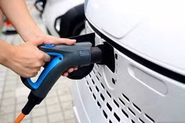 L'Indonésie offre des incitations sur les voitures électriques et la taxe d'achat sur les bus