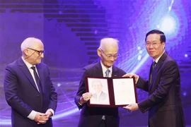 Le Grand Prix VinFuture décerné à l'invention des cellules solaires et des batteries lithium-ion