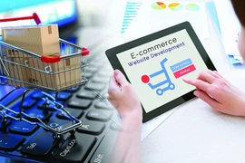Le Premier ministre signe une directive concernant le commerce électronique